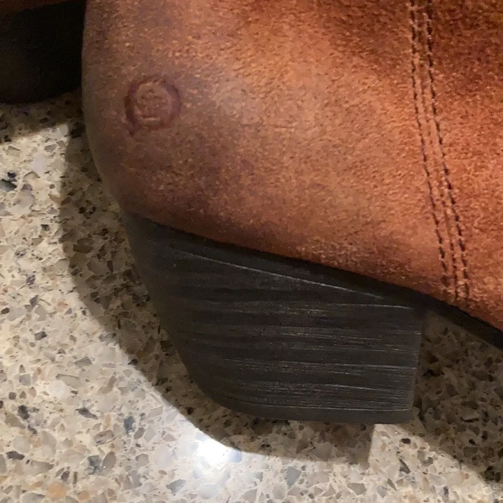Size 10 Women’s Born Ankle Zip Booties - Picture 12 of 13